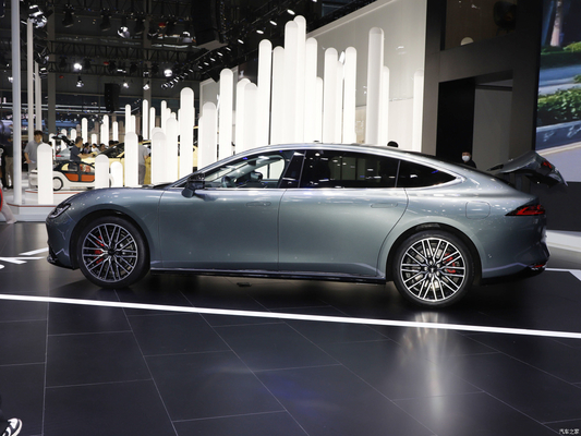 High Speed Pure Electric Car Yuanhang Y6 2023 mit einer Reichweite von 1020 km und einer Höchstgeschwindigkeit von 205 km/h