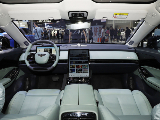 High Speed Pure Electric Car Yuanhang Y6 2023 mit einer Reichweite von 1020 km und einer Höchstgeschwindigkeit von 205 km/h