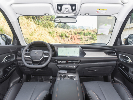 2024 Changan X7 Plus 7-Sitzer Benzinwagen mit 1.5T Automatik Höchstgeschwindigkeit von 190 KM/h