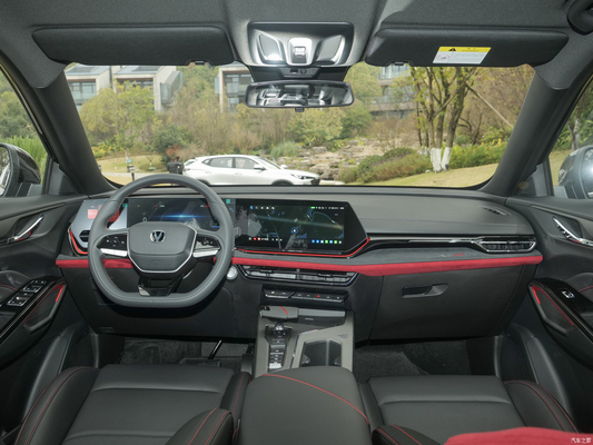 2024 Changan X7Plus 1.5T DCT Automatik Benzinwagen mit Höchstgeschwindigkeit bis zu 205 KM/h