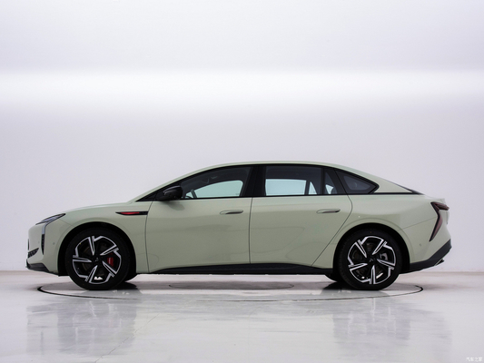 2024 Hongqi EH7 760 Pro Vierradantrieb Energiefahrzeug mit 4 Türen 5 Sitzplätze Karosserie Struktur