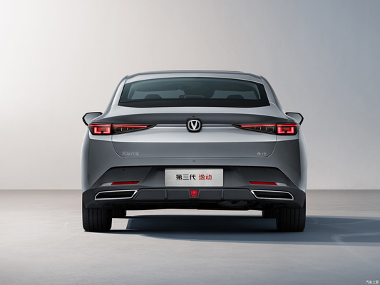 Changan Eado 2024 1.5T GDI Automatisches Flaggschiff Benzinfahrzeug erschwinglich 4 Türen 5 Sitzplätze