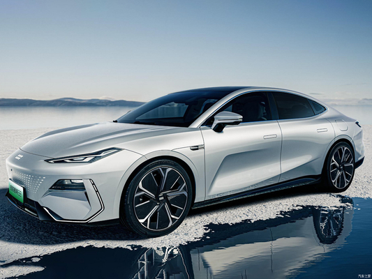 200 kW Einmotor 2024 Geely Galaxy Yinhe E8 665 km Starship Voyage Edition Energiefahrzeug