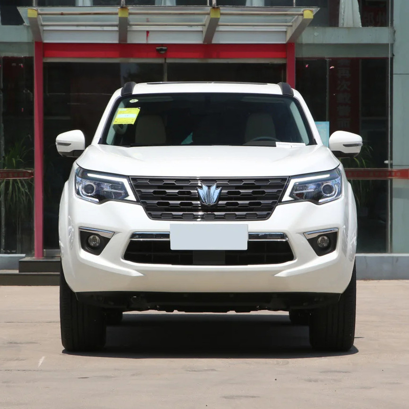 Mehrfunktionslenker und LED-Taglicht Nissan Paladin 2023 2.0T Allrad-Exklusiv-SUV