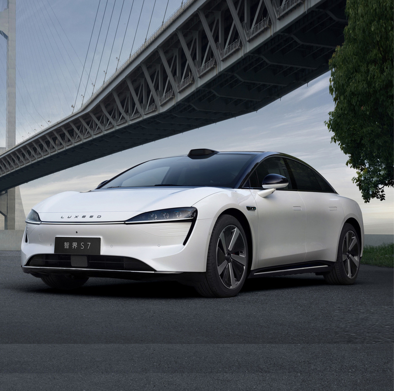 210 KM/h Höchstgeschwindigkeit Huawei Chery LUXEED S7 Elektrische Auto Limousine 4 Tür 5 Sitz Hybrid
